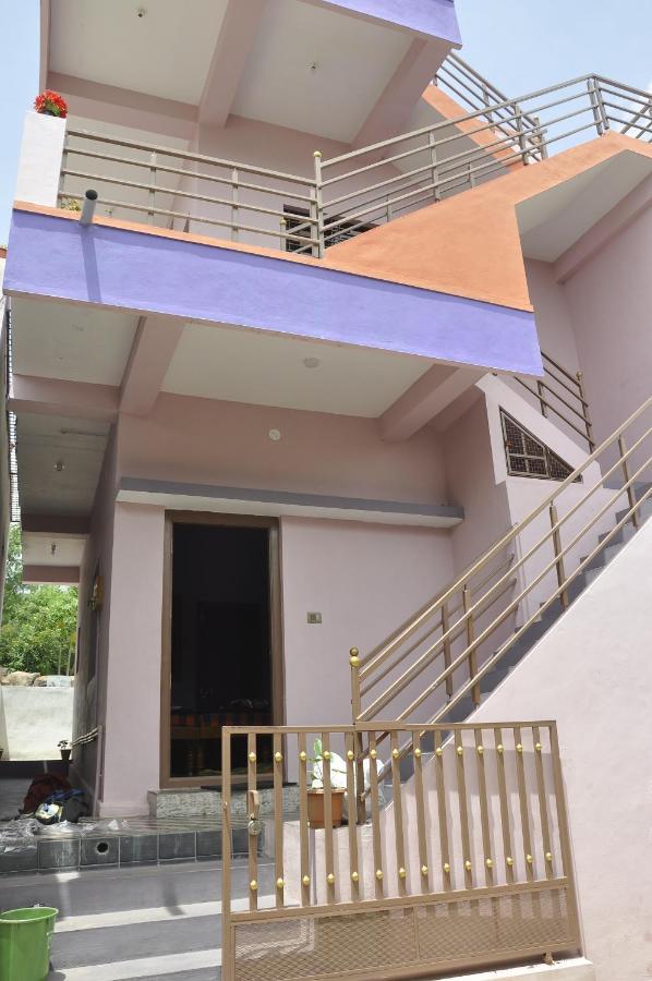 Classic Homestay Hampi Esterno foto