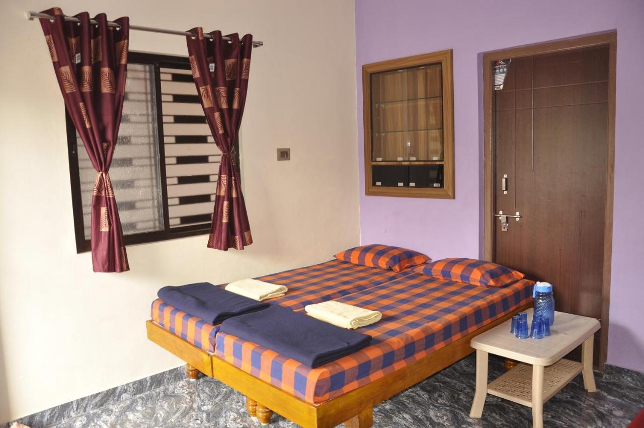 Classic Homestay Hampi Esterno foto